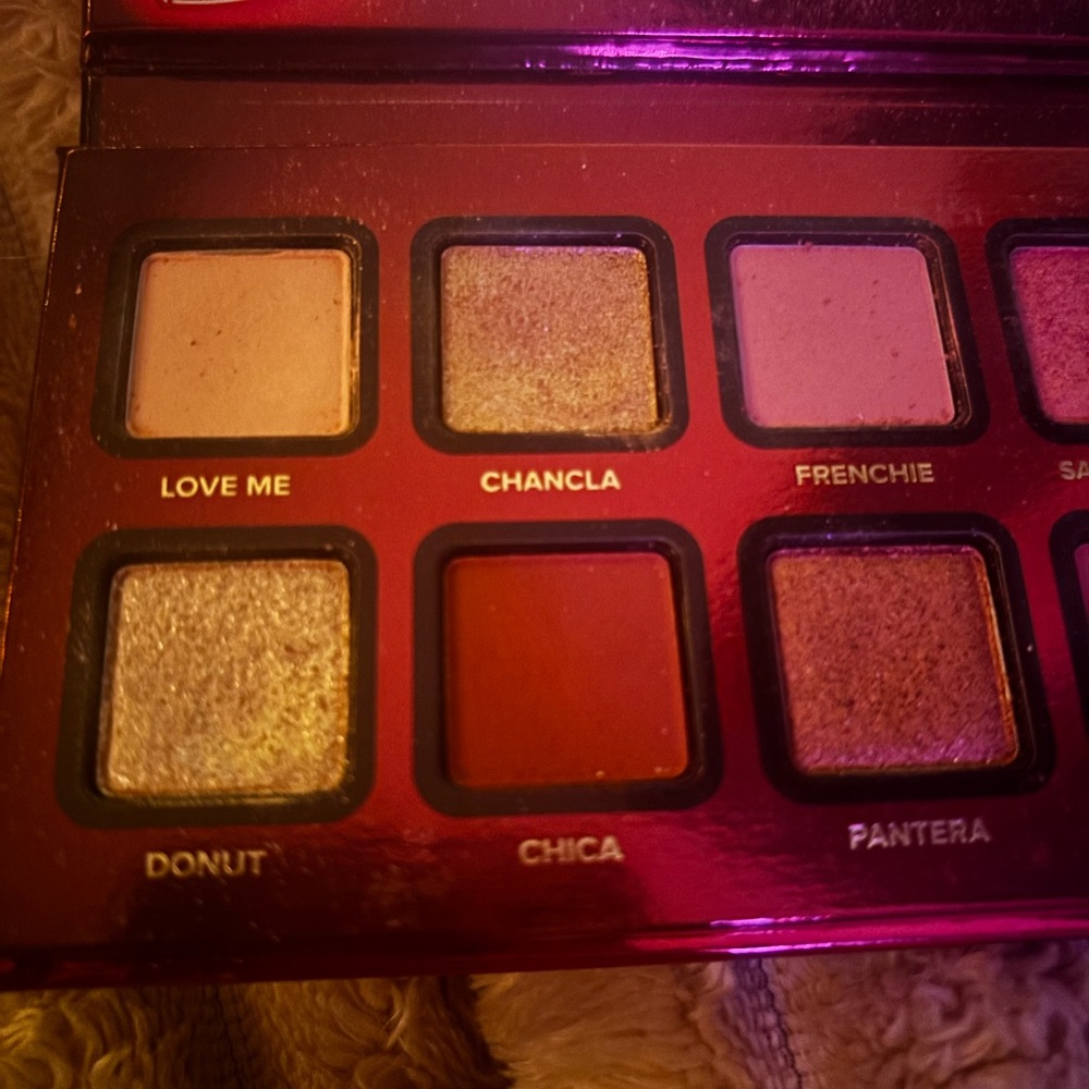 Too Faced Mariale Eyeshadow Palette - Picture 4 of 6